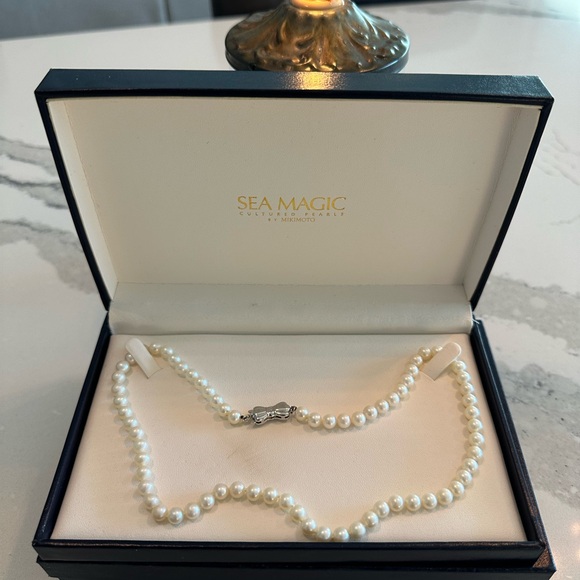 Sea Magic Cultured Pearls By Mikimoto Pearl Necklace - Picture 3 of 5